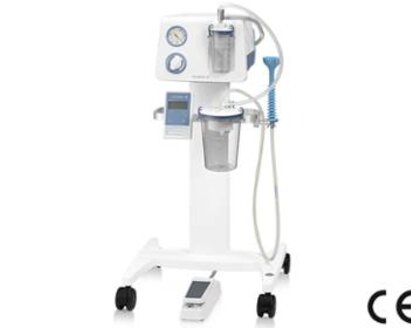 Un sistema di parto assistito sottovuoto Medela dotato di timer Apgar e di un comando a pedale per l'aspirazione a mani libere.
